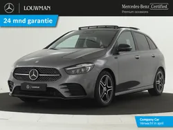 Grijs, metallic lak Gebruikt 2024 Mercedes B180 AMG line MPV | € 41.950 (Iets duurder)