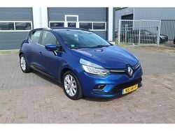 Blauw Gebruikt 2017 Renault Clio IV Intens Hatchback | € 6.950 (Eerlijke prijs)