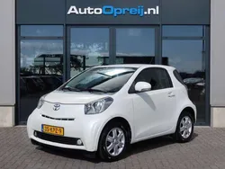 Wit, metallic lak Gebruikt 2010 Toyota iQ Hatchback | € 5.895 (Eerlijke prijs)