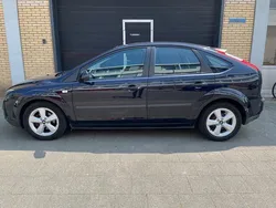 Blauw Gebruikt 2006 Ford Focus Futura Hatchback | € 2.250 (Eerlijke prijs)