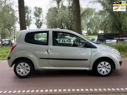 Geel Gebruikt 2008 Renault Twingo Authentique Hatchback | € 1.349 (Eerlijke prijs)