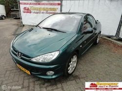 Groen Gebruikt 2003 Peugeot 206 CC Roland Garros Cabriolet | € 1.500 (Eerlijke prijs)