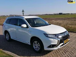 Wit Gebruikt 2021 Mitsubishi Outlander P-HEV SUV | € 14.520