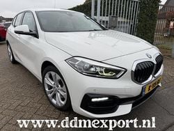 Wit Gebruikt 2020 BMW 118 Executive Hatchback | € 12.999 (Super prijs)
