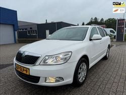 Wit Gebruikt 2011 Skoda Octavia Ambition Stationwagen | € 2.250 (Eerlijke prijs)