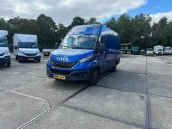 Blauw Gebruikt 2020 Iveco Daily Van | € 22.950 (Goede deal)
