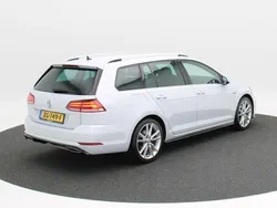 Wit, metallic lak Gebruikt 2019 VW Golf VII R-line Stationwagen | € 23.850 (Eerlijke prijs)