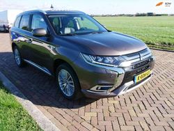 Bruin Gebruikt 2021 Mitsubishi Outlander P-HEV Intense+ SUV | € 16.940 (Goede deal)