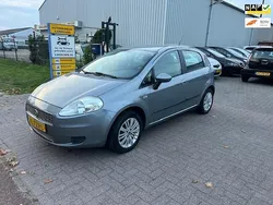 Hatchback Gebruikt 2008 Renault Clio II Authentique Hatchback | € 2.750 (Iets duurder)