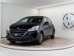 Blauw Gebruikt 2015 Peugeot 208 Premium Hatchback | € 4.980 (Eerlijke prijs)