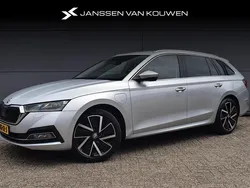 Grijs Gebruikt 2021 Skoda Octavia Business Line Stationwagen | € 25.745 (Eerlijke prijs)