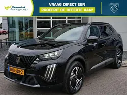 Zwart, metallic lak Gebruikt 2025 Peugeot e-2008 Avantage SUV | € 33.940 (Duur)