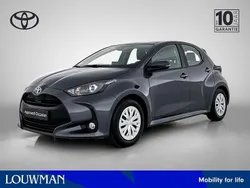 Grijs Gebruikt 2024 Toyota Yaris Hybrid Active Hatchback | € 23.950 (Eerlijke prijs)