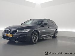 Zwart (metallic) Gebruikt 2023 BMW 530e M Sport Stationwagen | € 47.900 (Iets duurder)