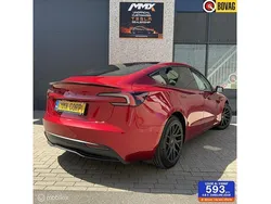 Rood Gebruikt 2024 Tesla Model 3 Standard Range Plus Sedan | € 36.999 (Iets duurder)