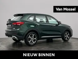 Groen Nieuw 2025 MG ZS Comfort Sedan | € 31.800