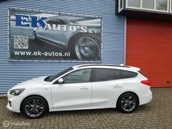 Wit Gebruikt 2019 Ford Focus ST-Line Stationwagen | € 13.945 (Eerlijke prijs)