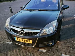 Zwart Gebruikt 2007 Opel Vectra Executive Hatchback | € 7.000
