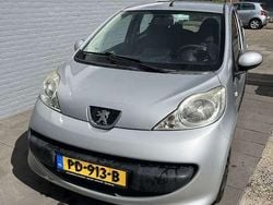 Grijs Gebruikt 2006 Peugeot 107 Hatchback | € 1.600 (Eerlijke prijs)