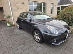 Zwart Gebruikt 2017 Alfa Romeo MiTo Super Hatchback | € 8.900 (Eerlijke prijs)