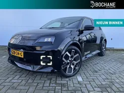 Zwart Gebruikt 2024 Renault R5 Iconic Hatchback | € 31.900 (Eerlijke prijs)