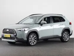 Urban khaki (licht groen) Gebruikt 2025 Toyota Corolla Style SUV | € 41.945