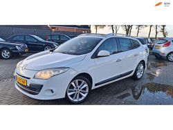 Wit (metallic) Gebruikt 2010 Renault Mégane GrandTour Expression Stationwagen | € 3.250 (Eerlijke prijs)