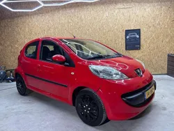 Rood Gebruikt 2009 Peugeot 107 Hatchback | € 2.450 (Eerlijke prijs)