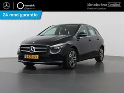 Zwart Gebruikt 2022 Mercedes B250 Luxury MPV | € 30.850 (Goede deal)