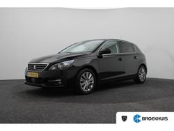 Zwart Gebruikt 2021 Peugeot 308 Premium Hatchback | € 17.695 (Eerlijke prijs)