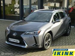 Grijs Gebruikt 2019 Lexus UX 250h Business Edition SUV | € 24.950 (Eerlijke prijs)