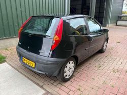 Zwart Gebruikt 2002 Fiat Punto Hatchback | € 850 (Eerlijke prijs)