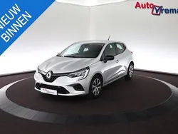 Grijs Gebruikt 2022 Renault Clio V Equilibre Hatchback | € 12.200 (Super prijs)