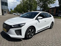 Wit, metallic lak Gebruikt 2018 Hyundai Ioniq Comfort Hatchback | € 12.995 (Eerlijke prijs)