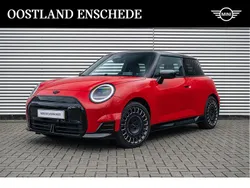 Rood Gebruikt 2024 Mini Cooper Hatchback | € 31.350