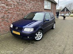 Blauw Gebruikt 2000 VW Polo Trendline Hatchback | € 1.950 (Duur)