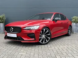 Oranje Gebruikt 2022 Volvo S60 R-Design Sedan | € 35.900 (Eerlijke prijs)