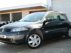 Grijs Gebruikt 2005 Renault Mégane II Luxe Sedan | € 3.500