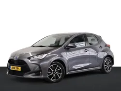 Grijs Gebruikt 2020 Toyota Yaris Hatchback | € 19.950 (Eerlijke prijs)