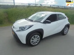 Wit Gebruikt 2022 Toyota Aygo Play Hatchback | € 15.950 (Eerlijke prijs)