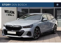 Grijs Gebruikt 2025 BMW 530e M Sport Stationwagen | € 72.450