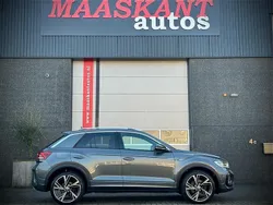Grijs Gebruikt 2023 VW T-Roc R-line SUV | € 37.500 (Eerlijke prijs)