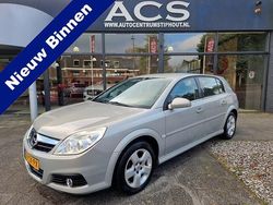 Grijs (metallic) Gebruikt 2006 Opel Signum Elegance Hatchback | € 1.590 (Eerlijke prijs)