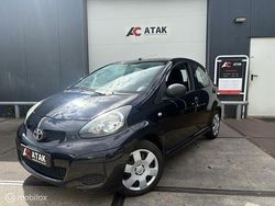 Zwart Gebruikt 2010 Toyota Aygo Comfort Hatchback | € 2.149 (Eerlijke prijs)