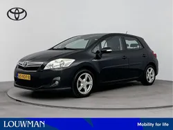 Donker zwart metallic Gebruikt 2010 Toyota Auris Hatchback | € 9.980 (Iets duurder)