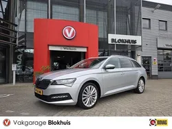 Grijs Gebruikt 2022 Skoda Superb Business Line Stationwagen | € 25.945 (Goede deal)