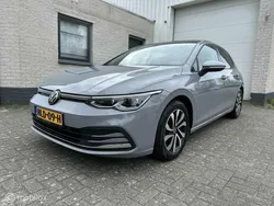 Grijs Gebruikt 2022 VW Golf VIII Active Stationwagen | € 26.900 (Eerlijke prijs)