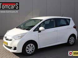 Wit Gebruikt 2011 Toyota Verso-S MPV | € 7.950 (Eerlijke prijs)