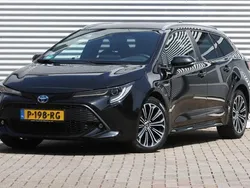 Zwart Gebruikt 2021 Toyota Corolla Team Stationwagen | € 22.445 (Eerlijke prijs)