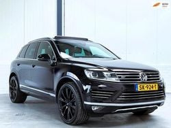 Zwart Gebruikt 2016 VW Touareg R-line SUV | € 23.950 (Eerlijke prijs)